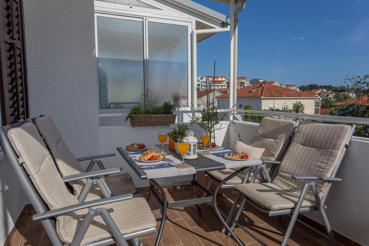 So Hvar So Good! Spacious With Terrace Apartamento Hvar Town Exterior foto