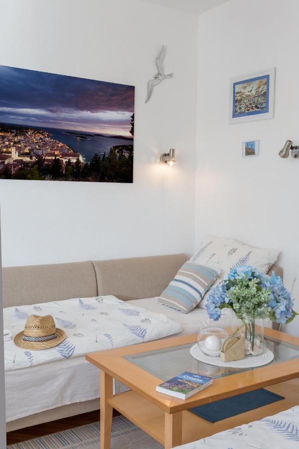 So Hvar So Good! Spacious With Terrace Apartamento Hvar Town Exterior foto