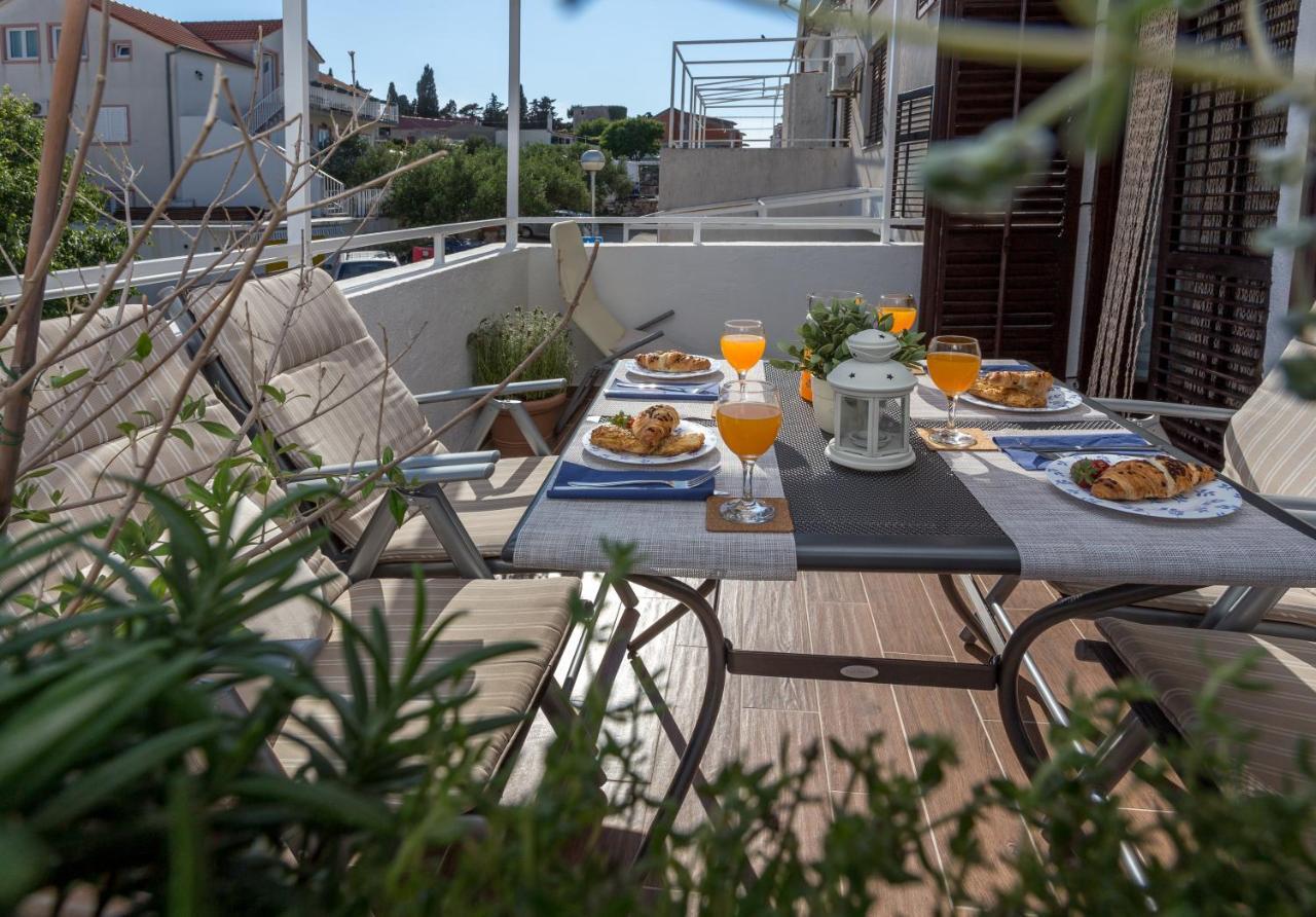 So Hvar So Good! Spacious With Terrace Apartamento Hvar Town Exterior foto